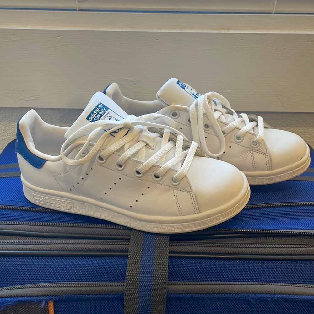 Adidas blue Stan Smith’s - Youth Size 4